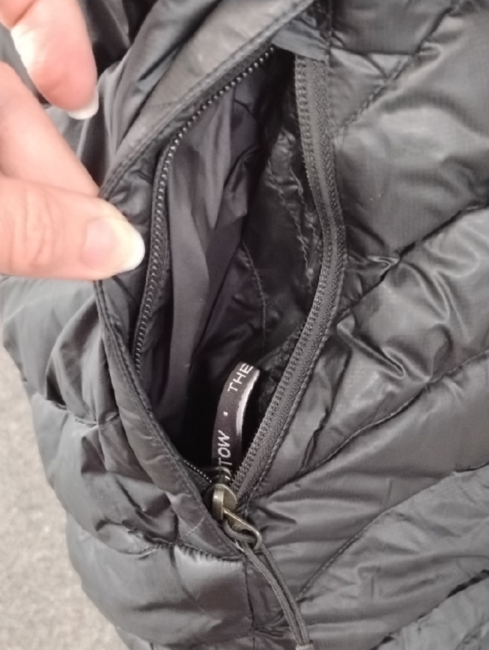 The North Face Women's Black Chevron Quilted Puffer Jacket, Sz L - Picture 3 of 9